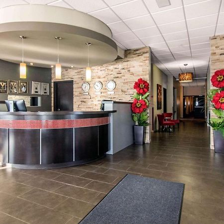 Saint Apollinaire Econo Lodge Inn & Suites מראה חיצוני תמונה