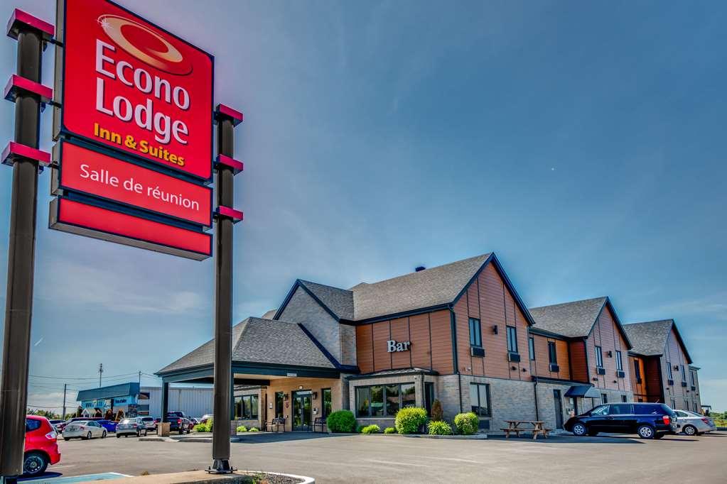 Saint Apollinaire Econo Lodge Inn & Suites מראה חיצוני תמונה