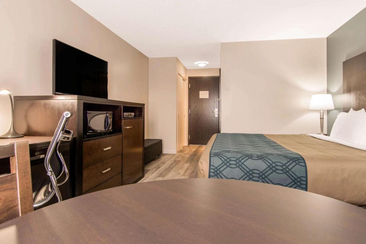 Saint Apollinaire Econo Lodge Inn & Suites מראה חיצוני תמונה