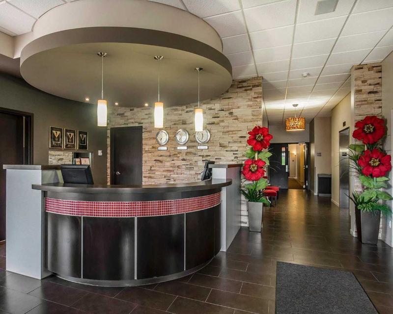 Saint Apollinaire Econo Lodge Inn & Suites מראה חיצוני תמונה