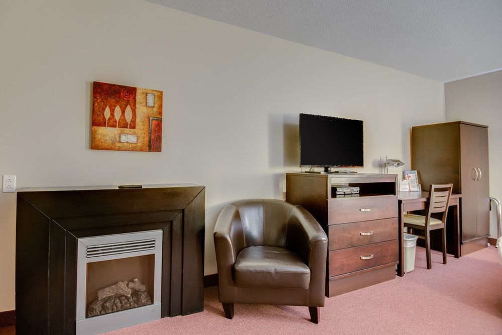 Saint Apollinaire Econo Lodge Inn & Suites מראה חיצוני תמונה