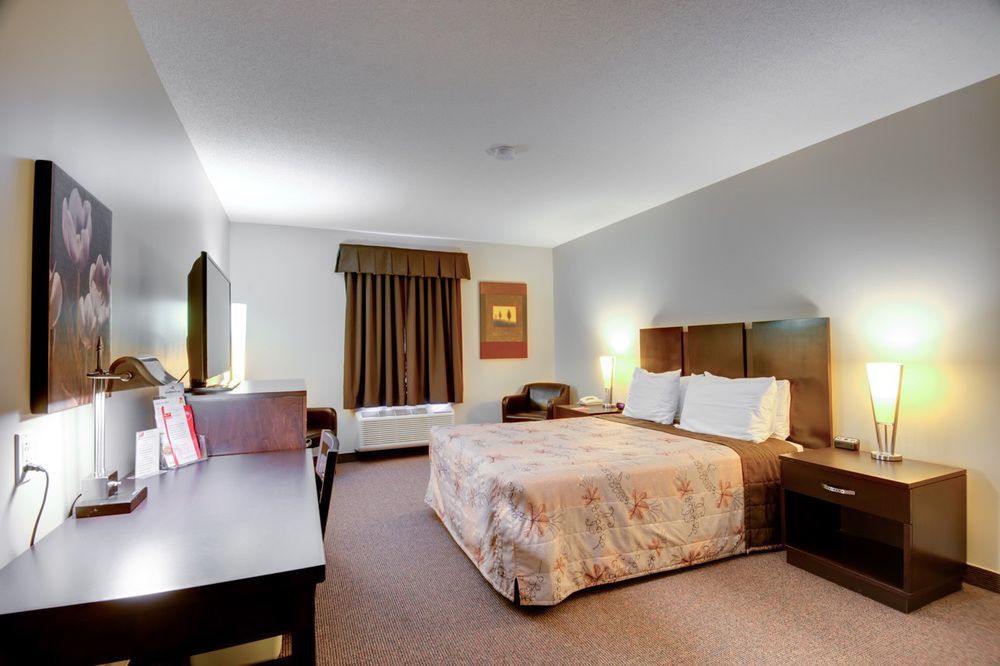 Saint Apollinaire Econo Lodge Inn & Suites מראה חיצוני תמונה