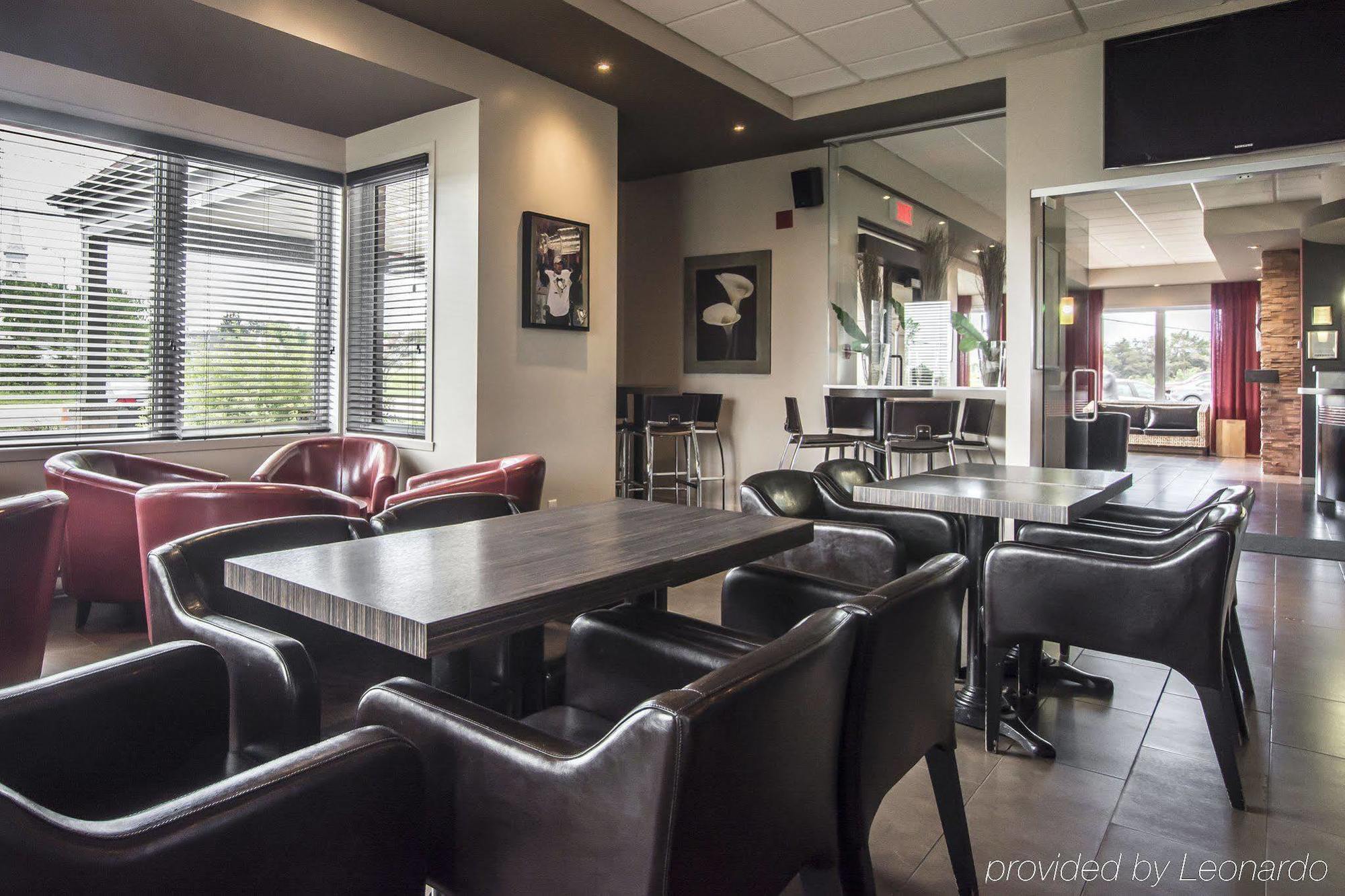 Saint Apollinaire Econo Lodge Inn & Suites מראה חיצוני תמונה
