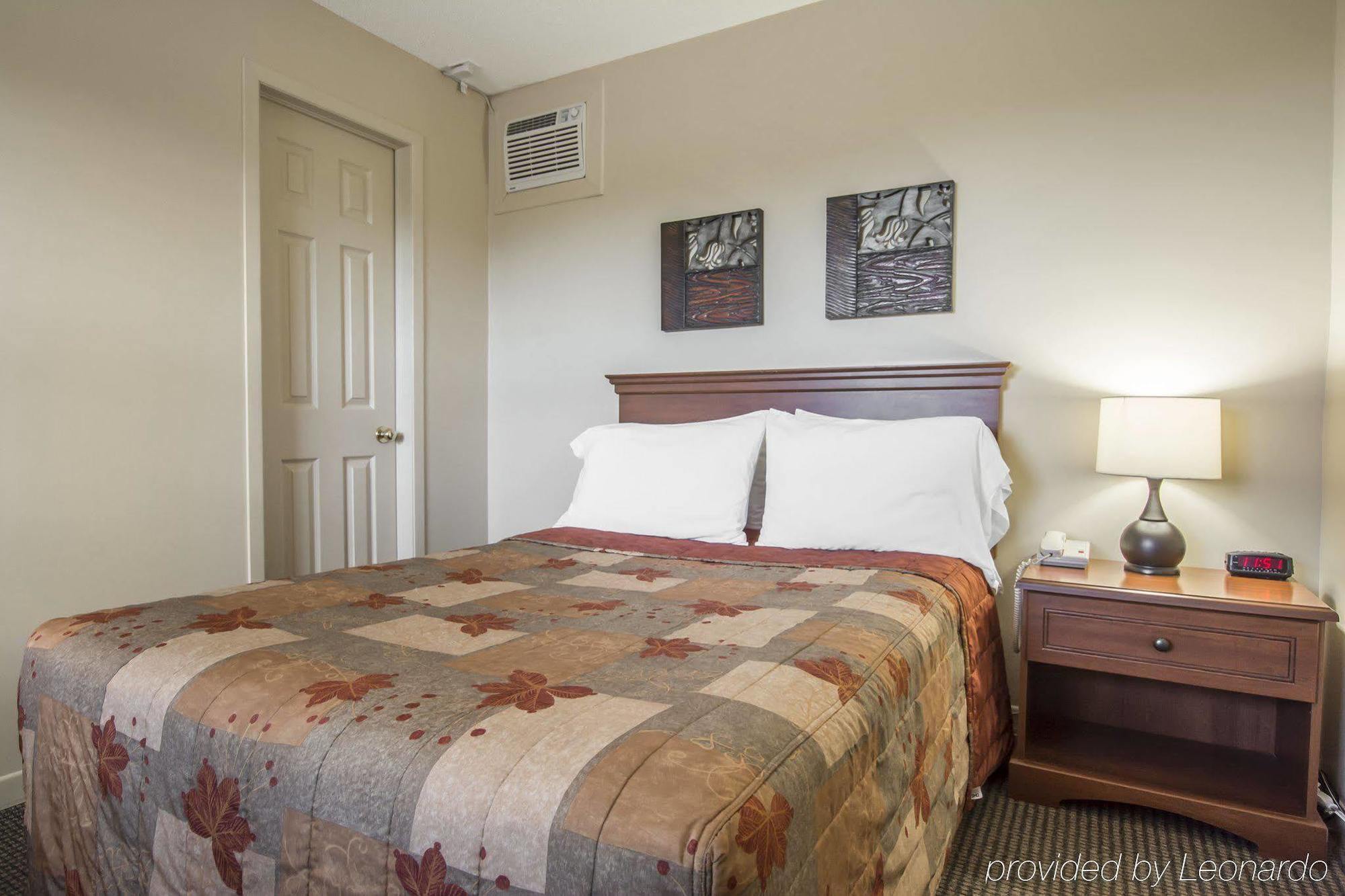 Saint Apollinaire Econo Lodge Inn & Suites מראה חיצוני תמונה