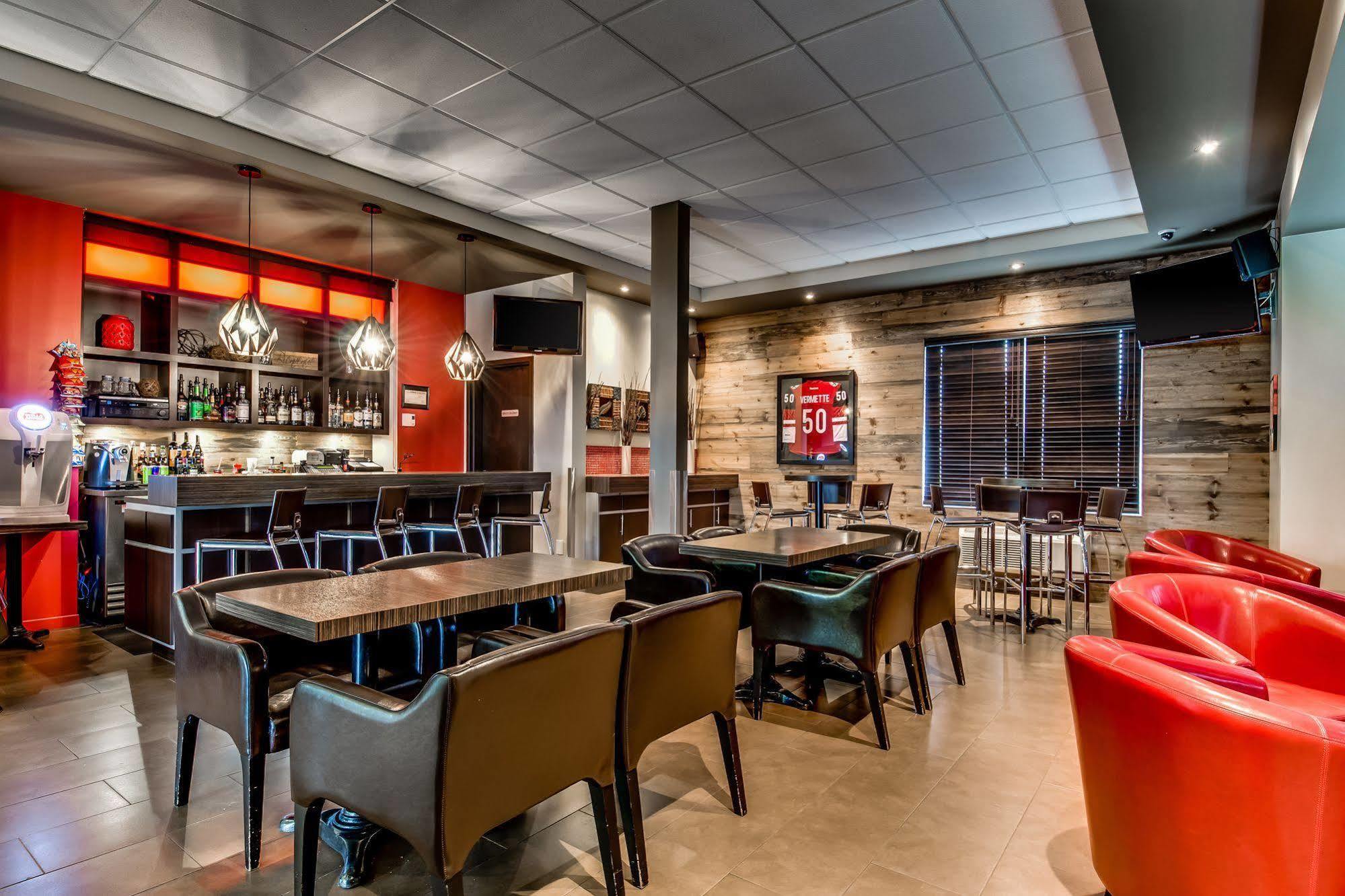 Saint Apollinaire Econo Lodge Inn & Suites מראה חיצוני תמונה