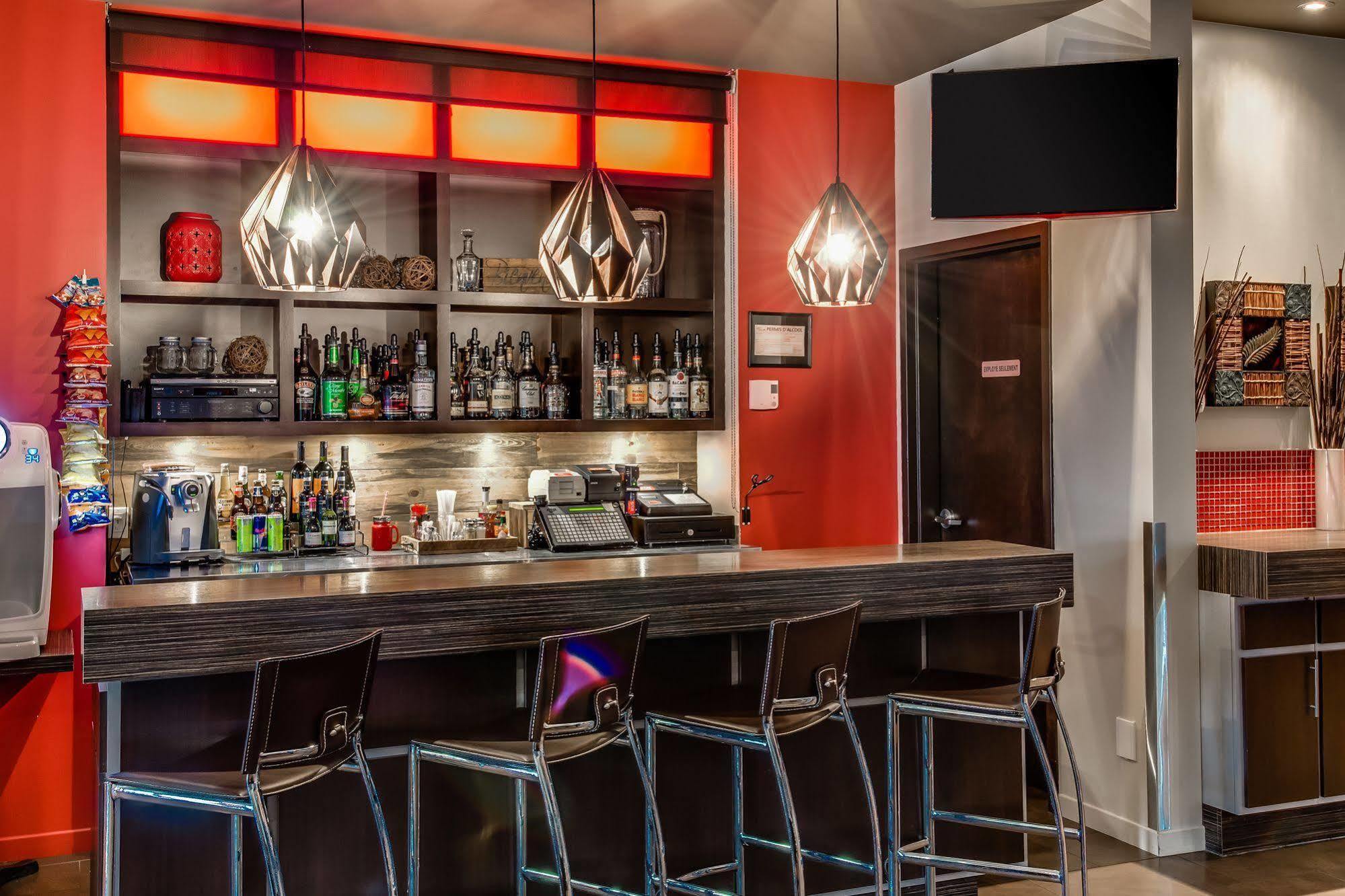 Saint Apollinaire Econo Lodge Inn & Suites מראה חיצוני תמונה