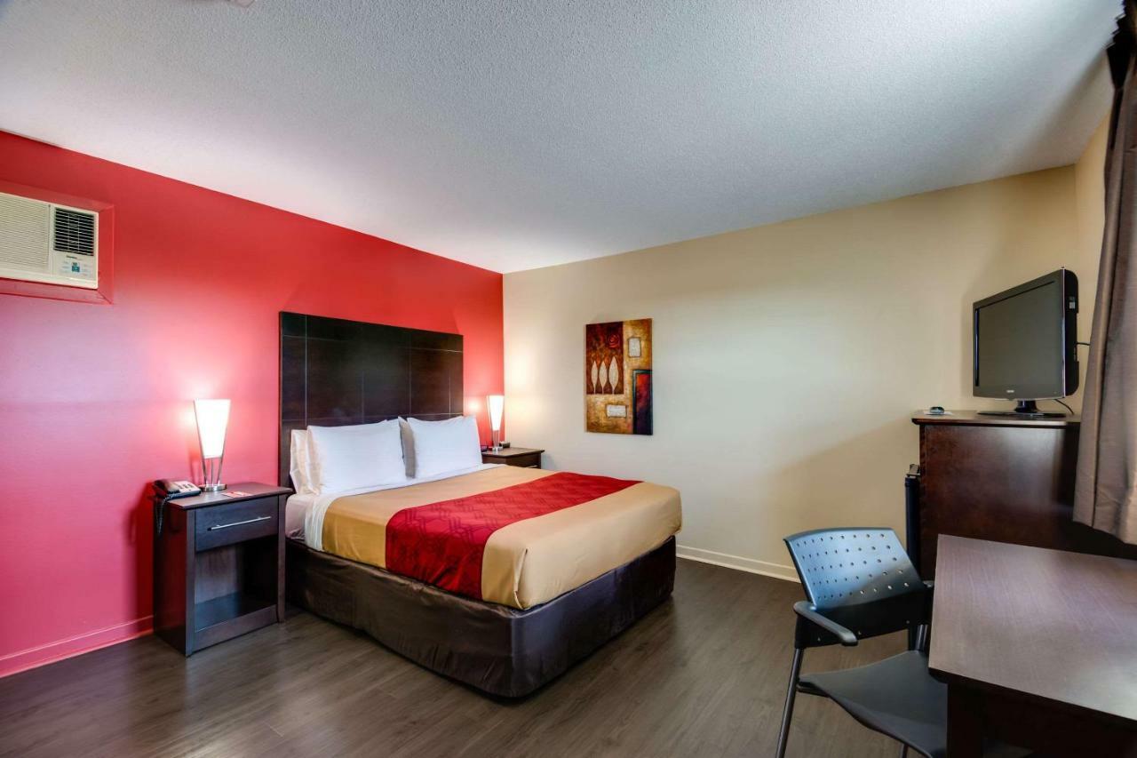 Saint Apollinaire Econo Lodge Inn & Suites מראה חיצוני תמונה